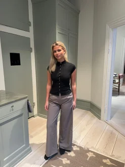 Design By Si Leonie top med knapper - Sort Sale