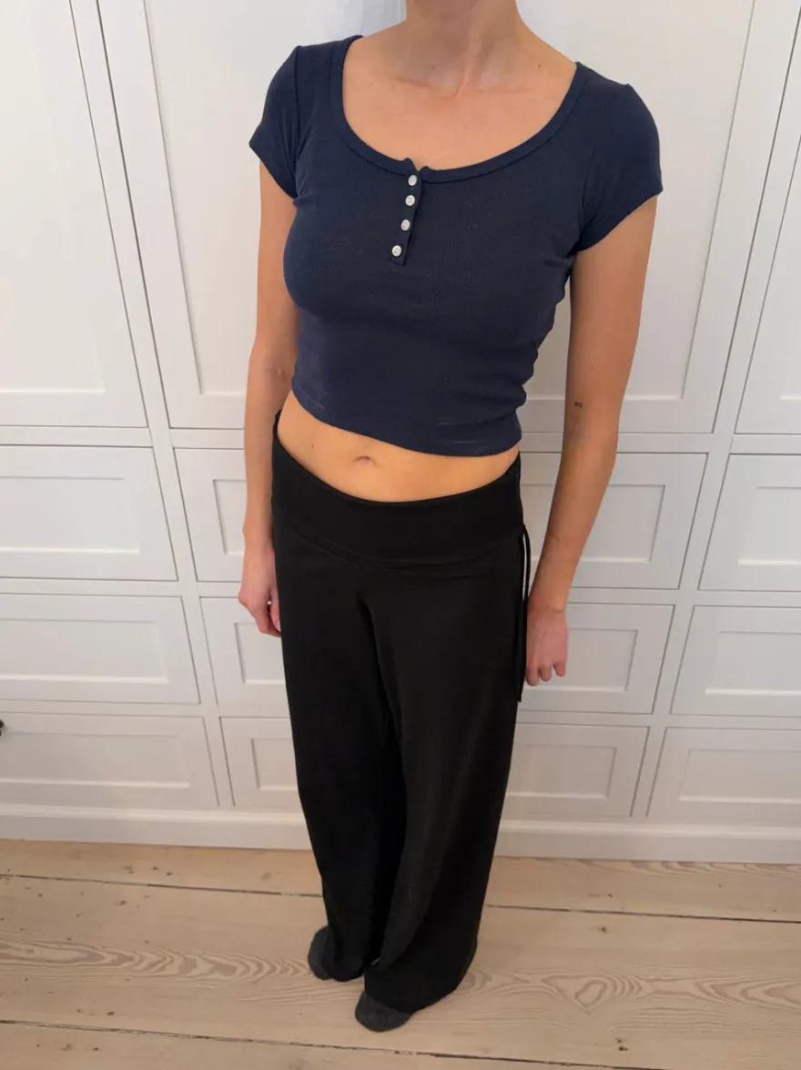 Design By Si Lilian t-shirt med knapper - Navy Hot