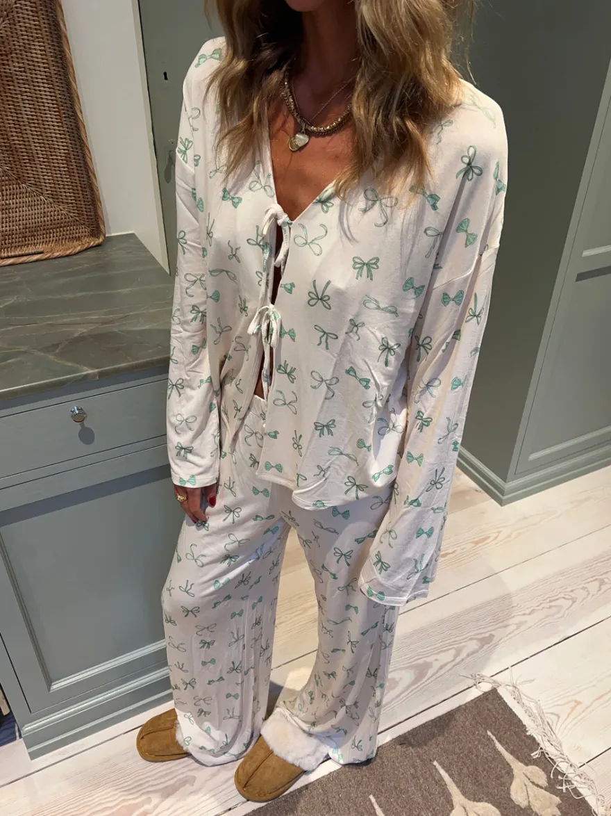 Design By Si Linnea pyjamasbluse med sløjfer - Off white Best