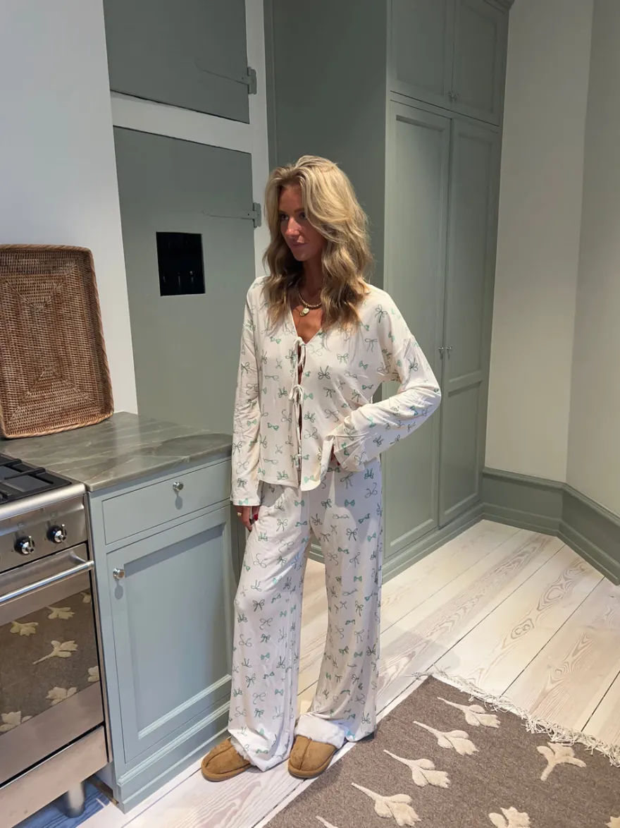 Design By Si Linnea pyjamasbluse med sløjfer - Off white Best