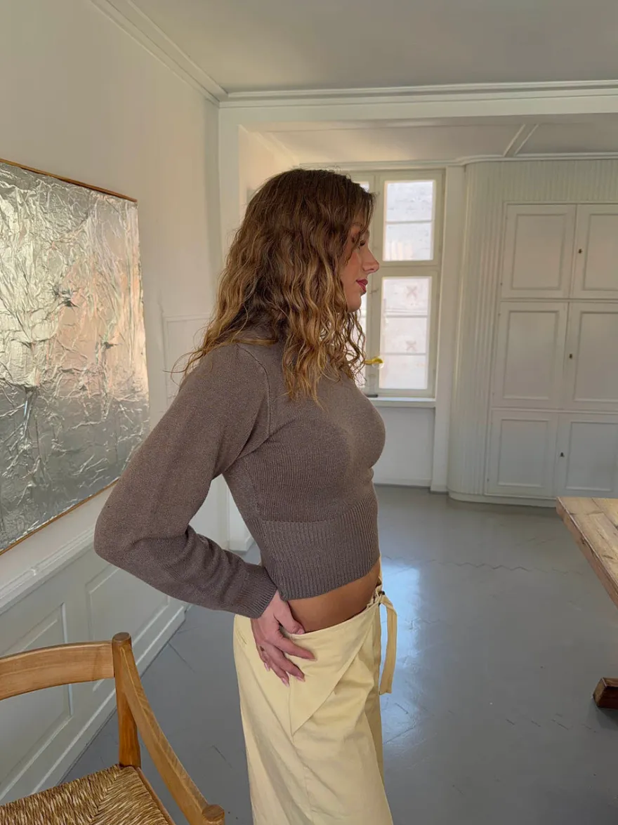 Design By Si Lior figursyet striktrøje - Brun