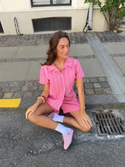 Design By Si Luliana kortærmet skjorte med striber - Pink/hvid/sort Online