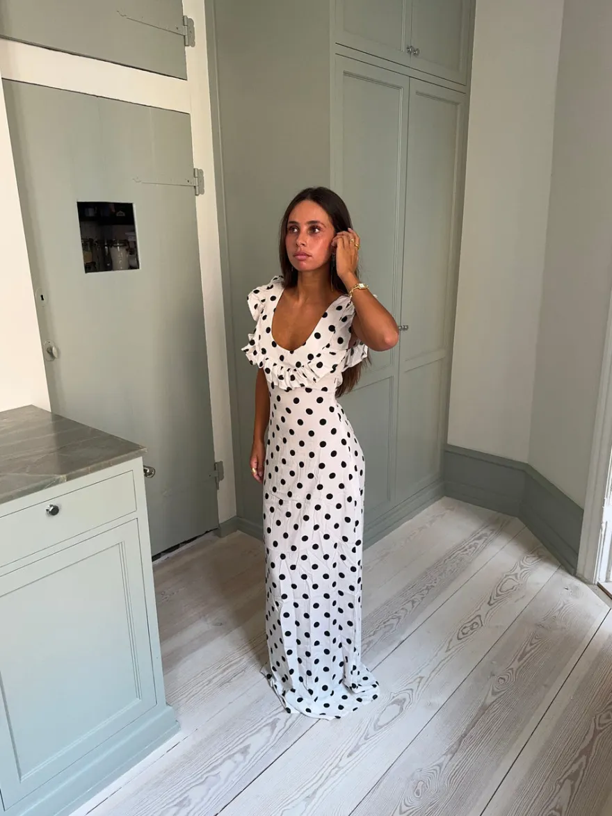 Design By Si Luna kjole med polkaprikker - Off white/sort Outlet