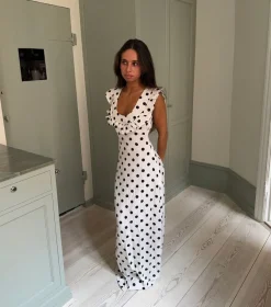 Design By Si Luna kjole med polkaprikker - Off white/sort Outlet