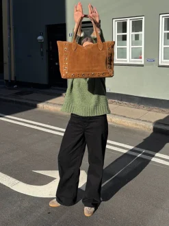 Design By Si Lyra taske med nitter - Karamelfarvet Discount