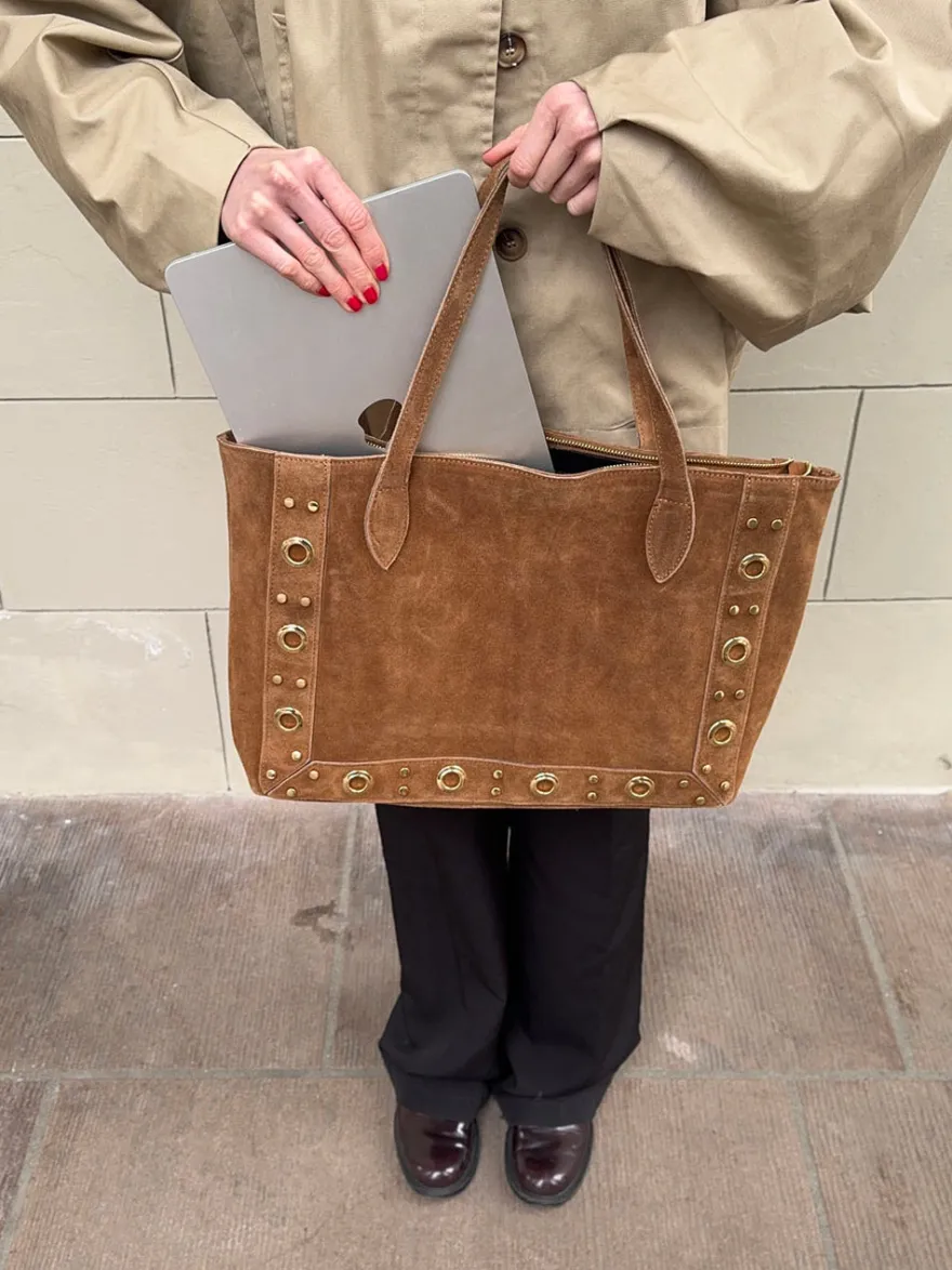 Design By Si Lyra taske med nitter - Karamelfarvet Discount