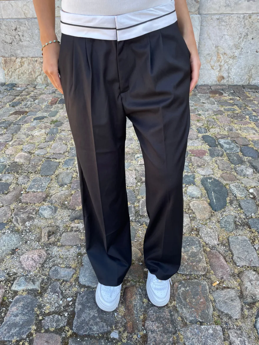 Design By Si Maddie bukser med omvendt taljebånd - Sort Sale