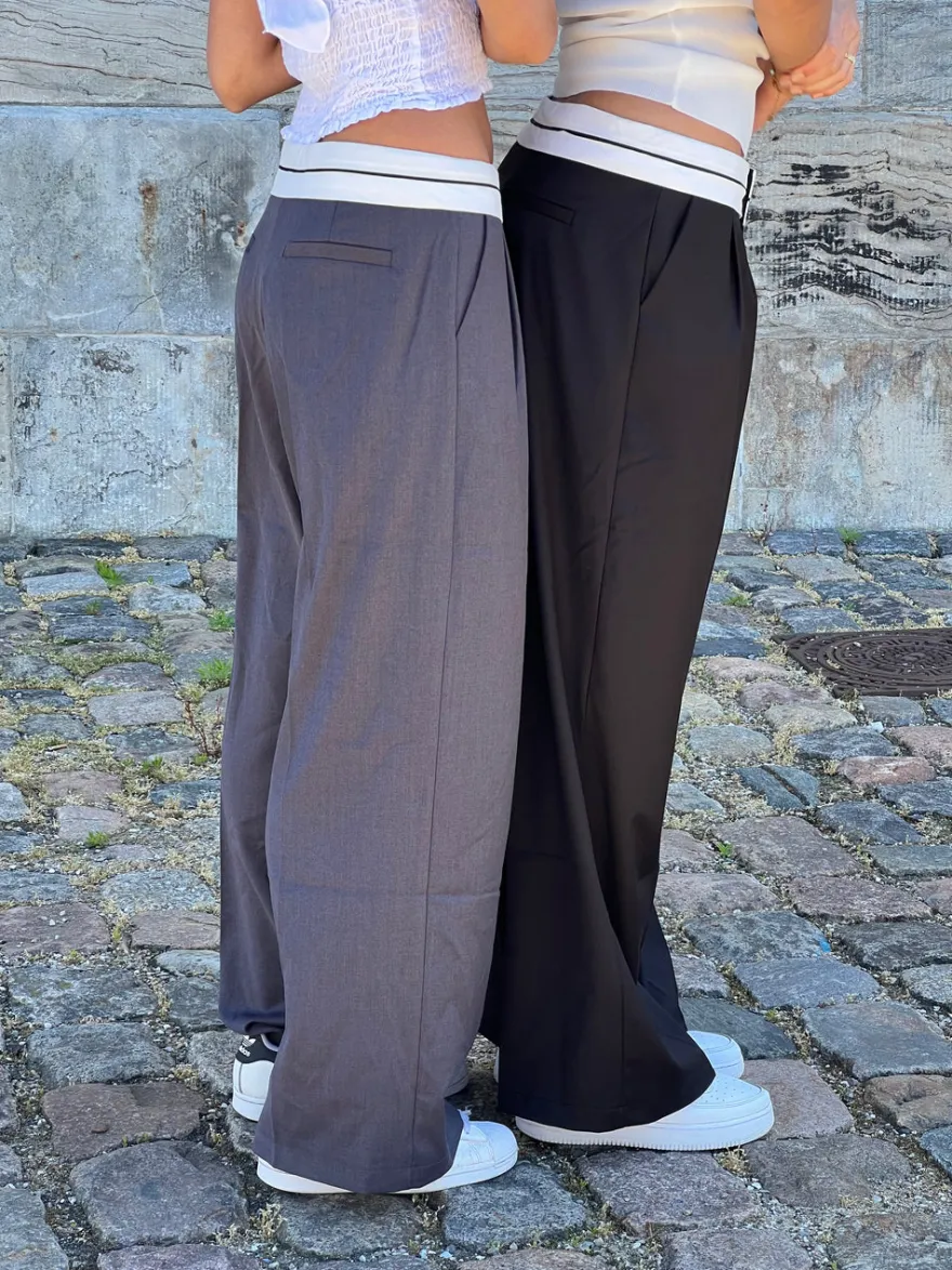 Design By Si Maddie bukser med omvendt taljebånd - Sort Sale