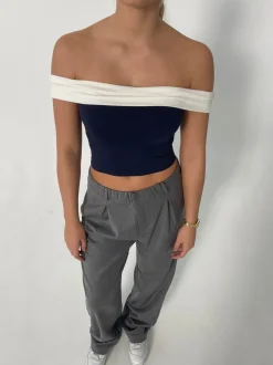 Design By Si Maisy off shoulder top - Navy Outlet