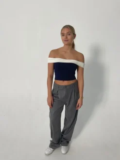 Design By Si Maisy off shoulder top - Navy Outlet