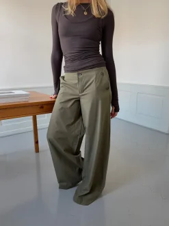 Design By Si Maluna bukser med nålestriber - Kaki Online