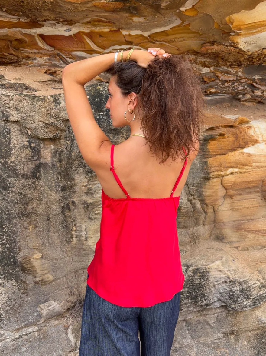 Design By Si Melivia satintop - Rød Outlet