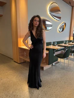 Design By Si Miana maxi satinkjole - Sort Discount