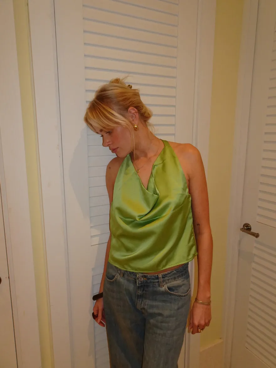 Design By Si Milena halterneck top i satin - Grøn Online