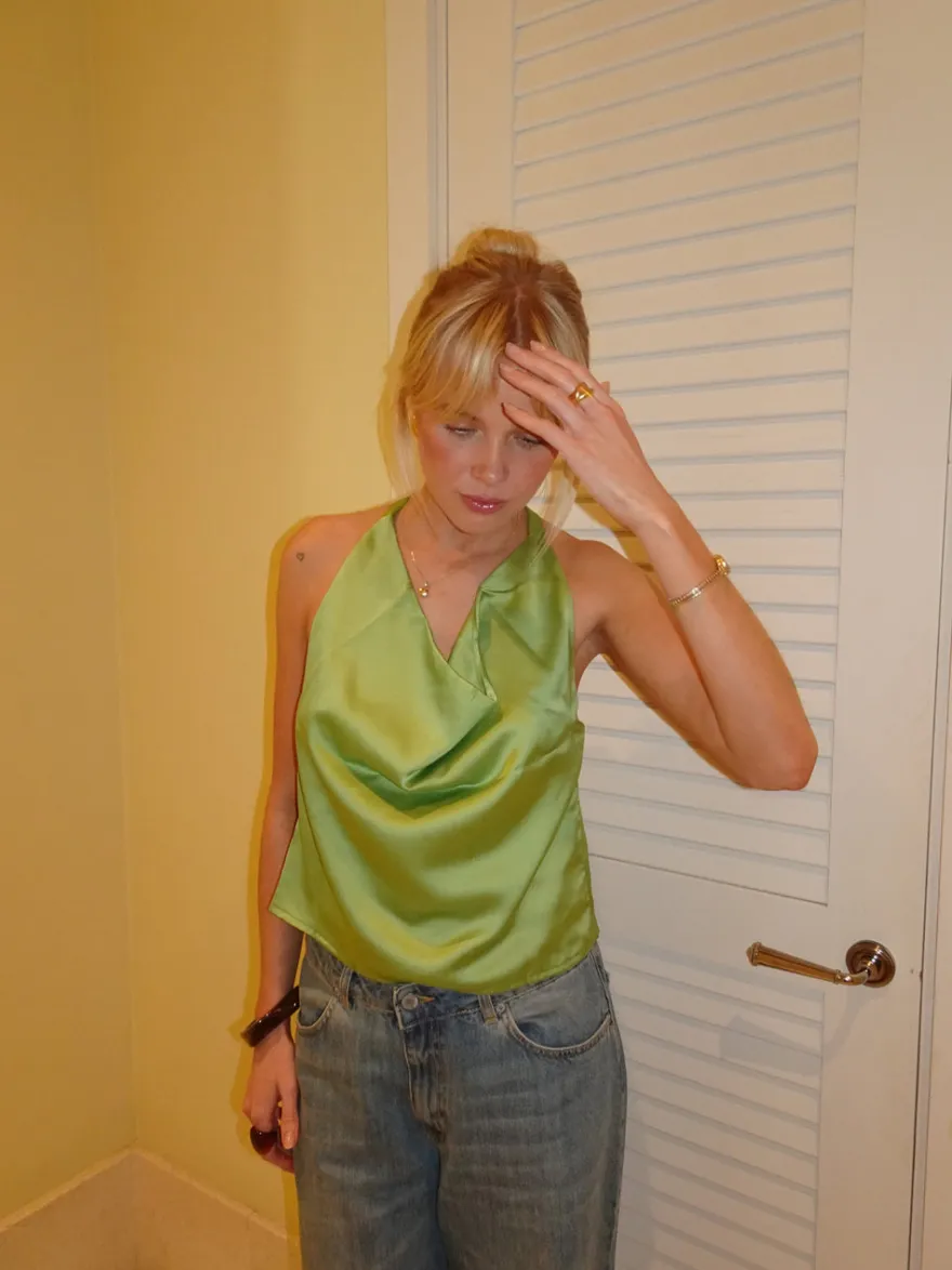 Design By Si Milena halterneck top i satin - Grøn Online