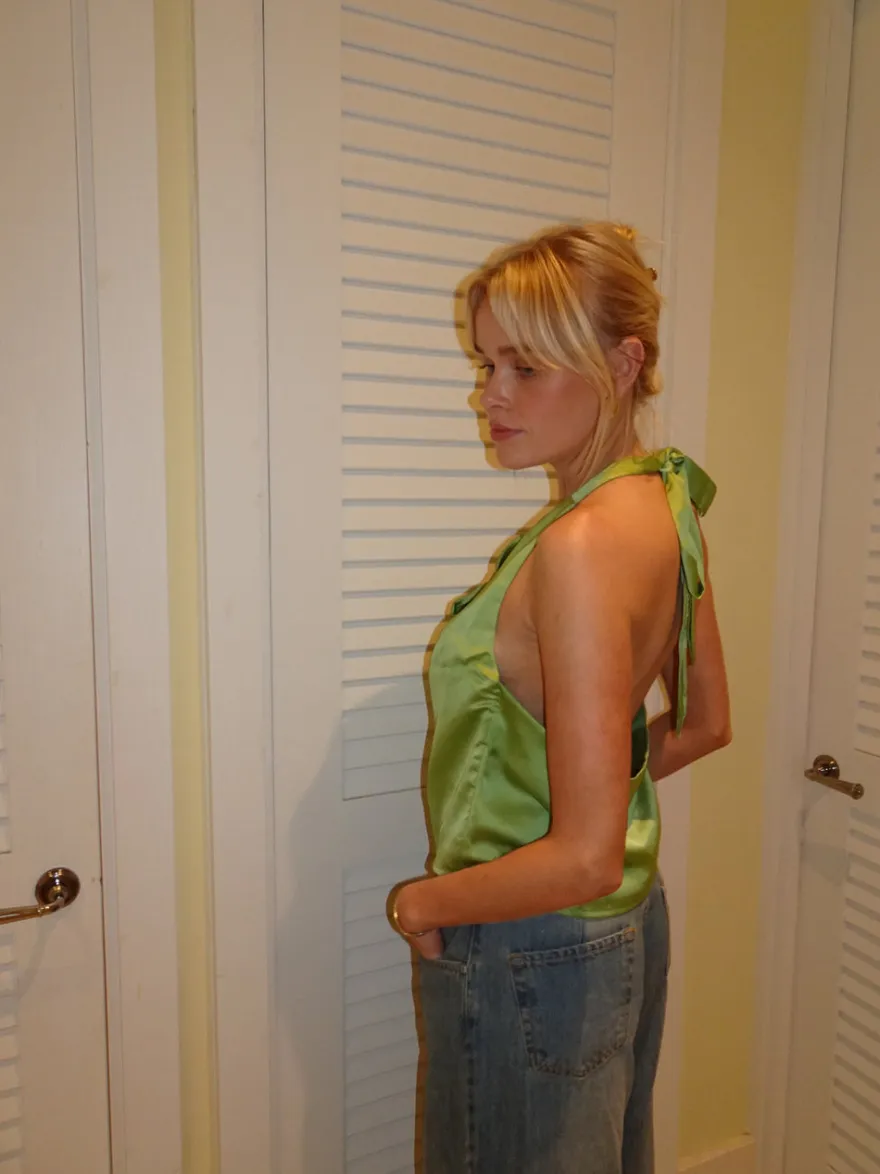 Design By Si Milena halterneck top i satin - Grøn Online
