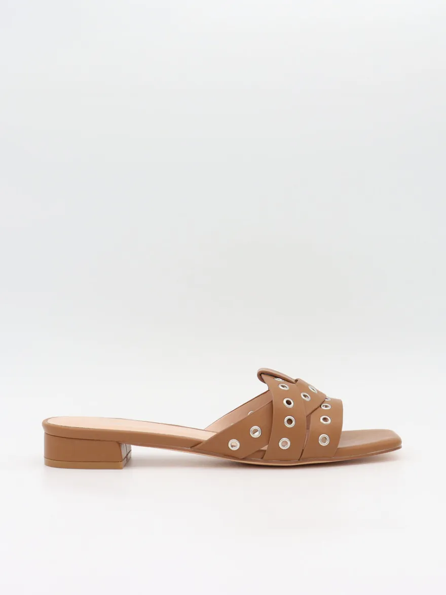 Design By Si Milina sandaler med nitter - Brun Best