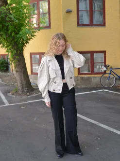 Design By Si Millie cropped trenchcoat - Beige Best