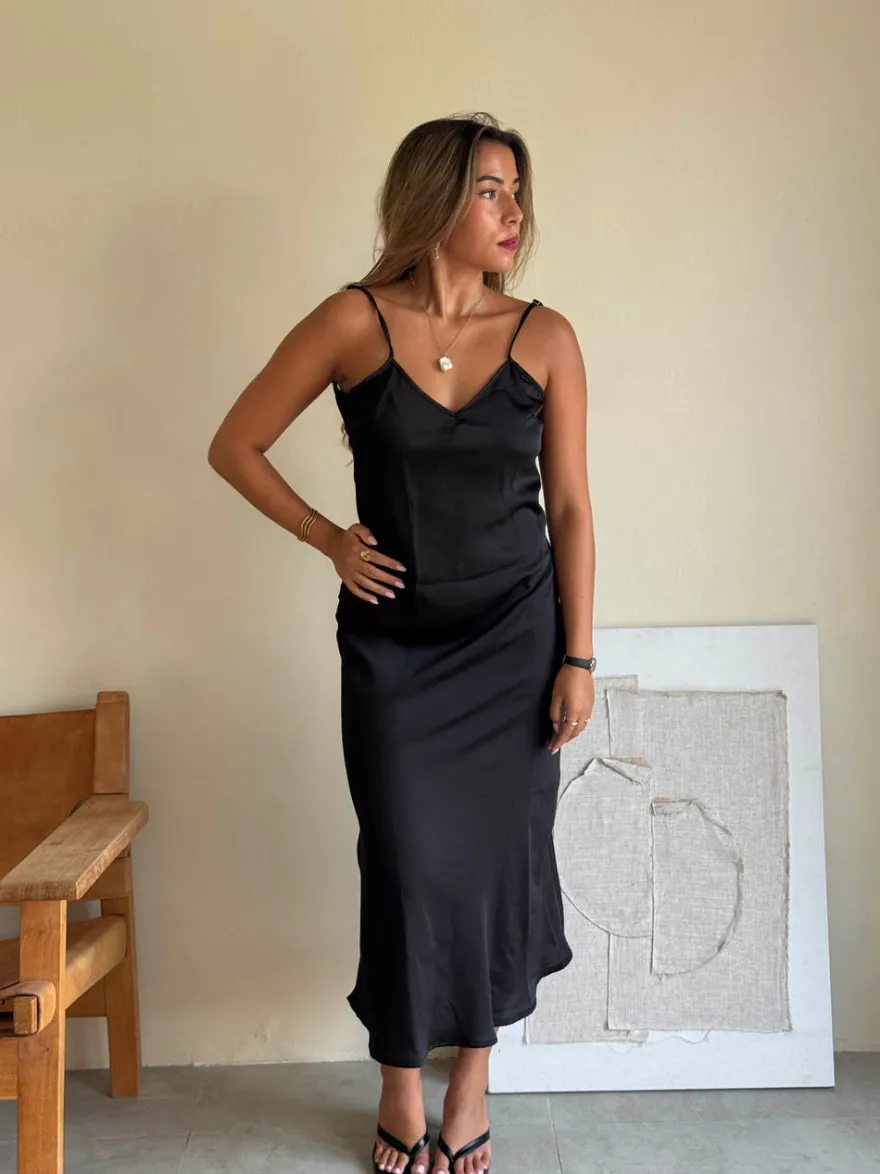 Design By Si Minnie satinkjole - Sort Clearance