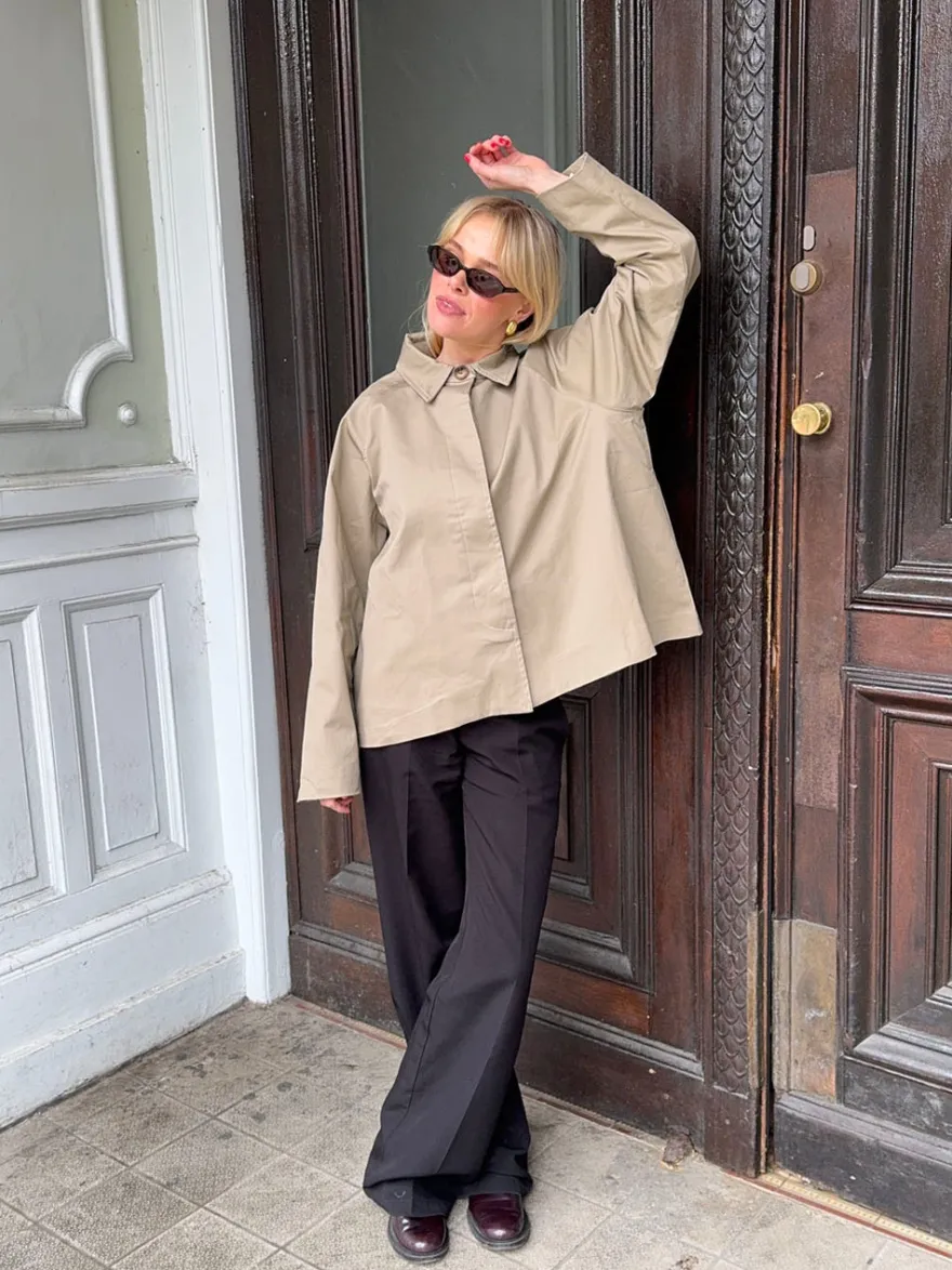 Design By Si Monica kort trenchcoat - Beige Sale