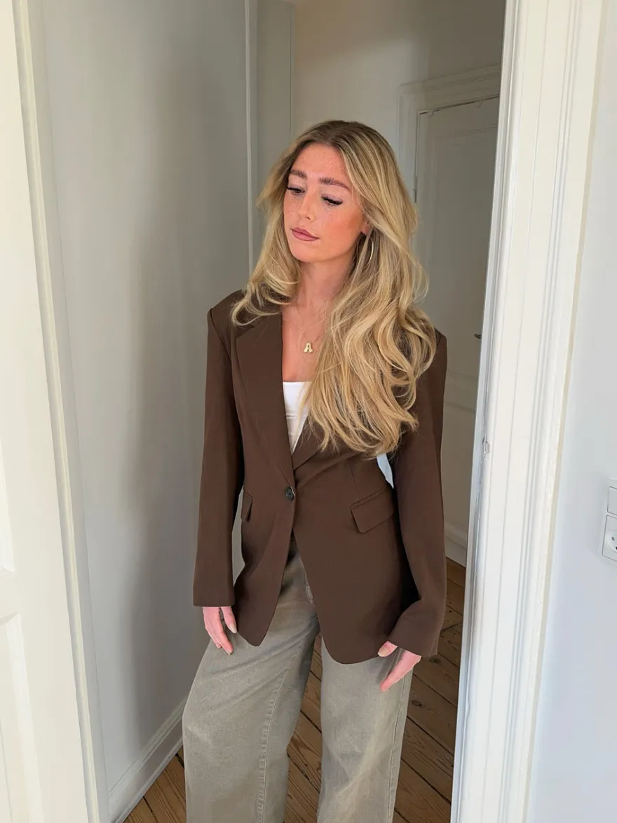 Design By Si Myna figursyet blazer - Brun Discount