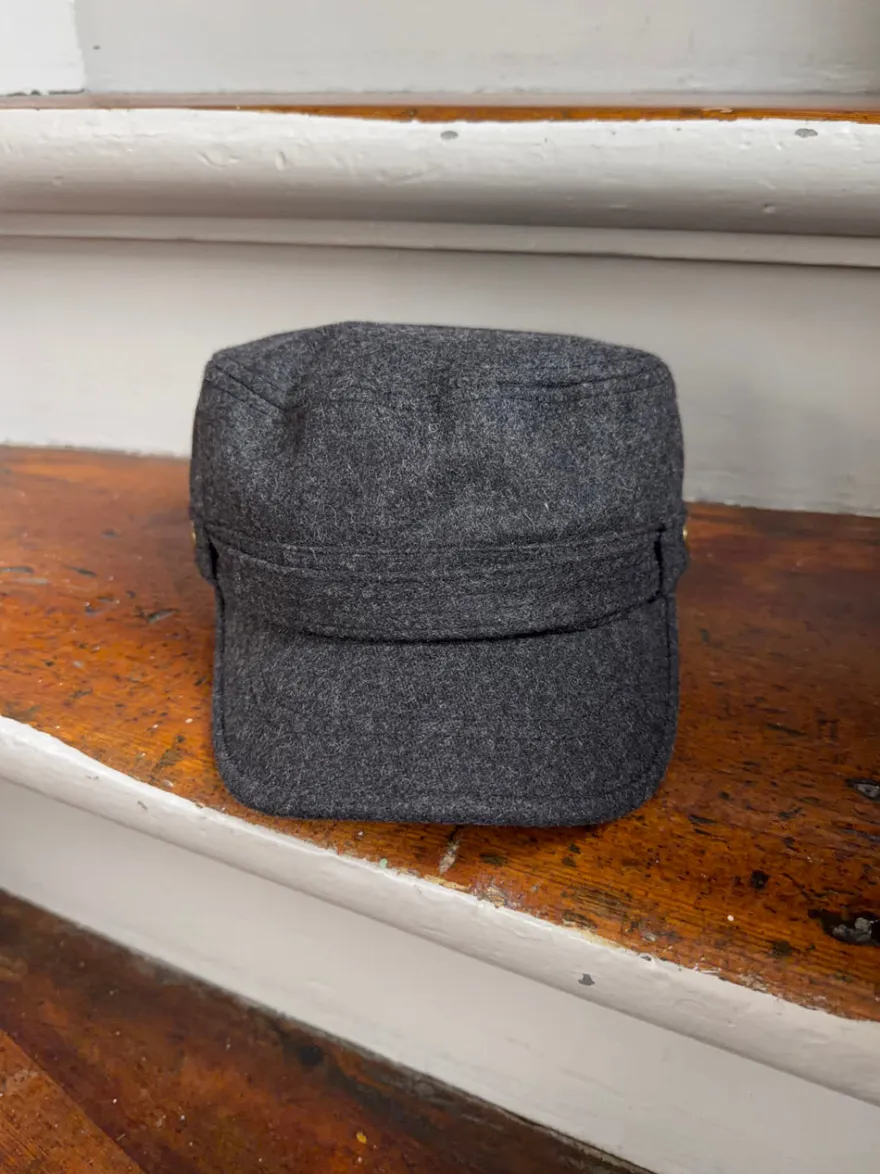 Design By Si Myra kasket med detaljer - Grå Discount