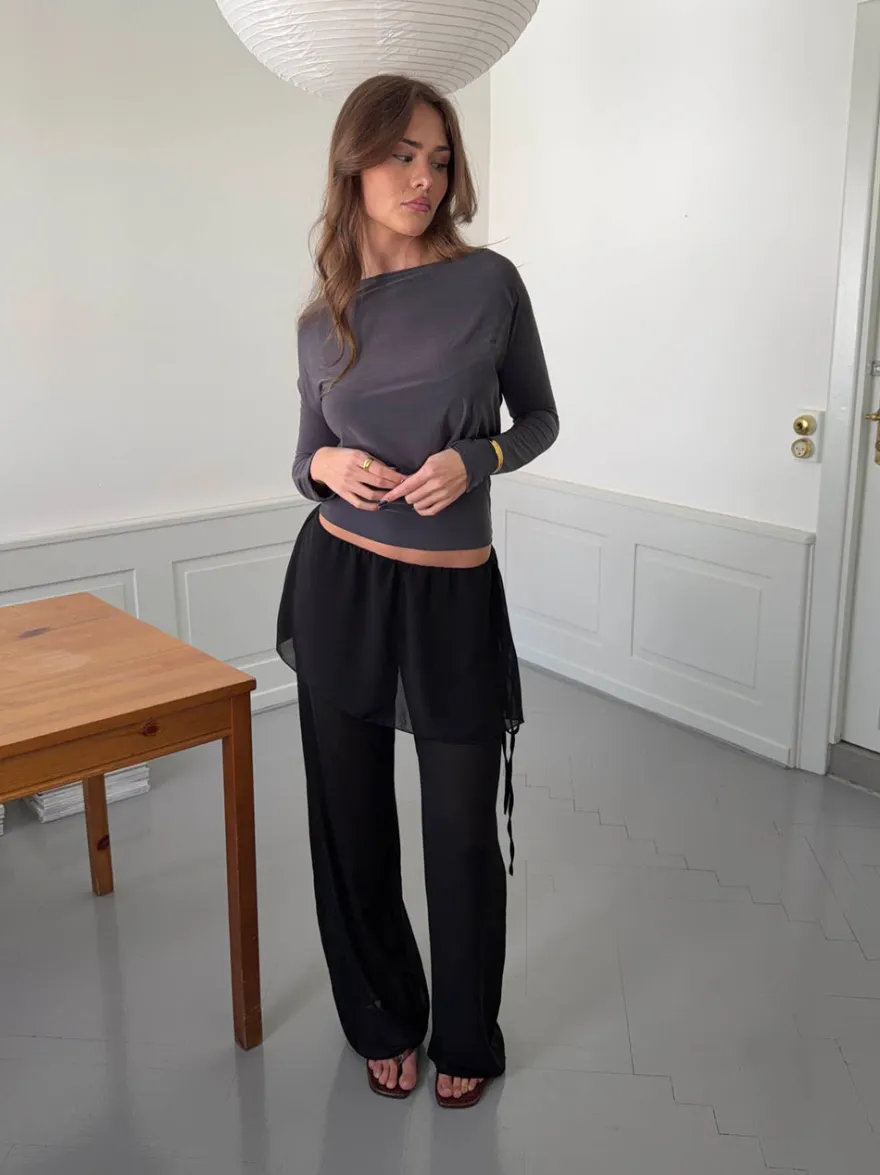 Design By Si Nadina bukser med nederdel - Sort Online