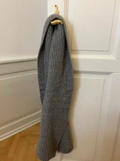 Design By Si Ninita tørklæde - Gråt Hot