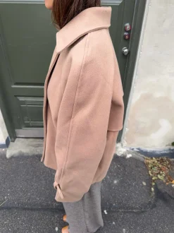 Design By Si Patricia kort trenchcoat - Beige Best