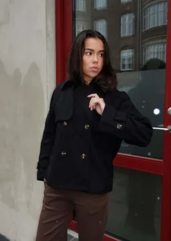 Design By Si Patricia kort trenchcoat - Sort Discount