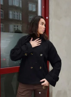 Design By Si Patricia kort trenchcoat - Sort Discount