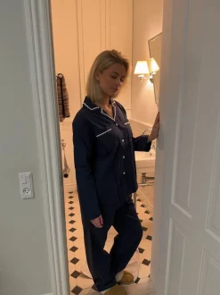 Design By Si Pinja pyjamas sæt - Navy/hvid