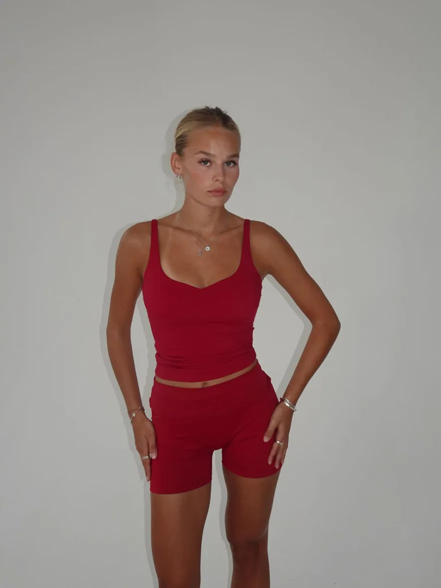 Design By Si Prosper tank top - Cherry Best