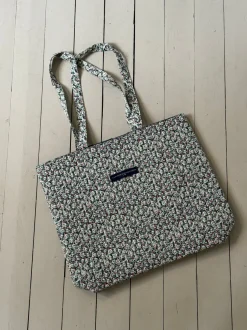 Design By Si Rhodes net med blomster - grøn/hvid/rød Clearance