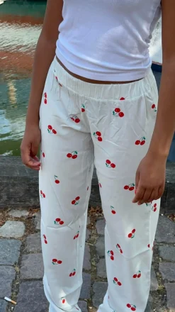 Design By Si Sabira Bukser - Hvide med kirsebær