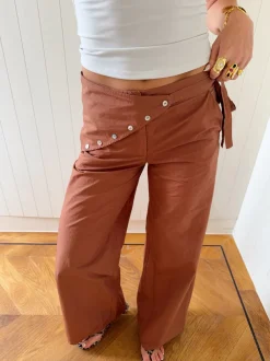 Design By Si Scandivv bukser med detaljer - Rust