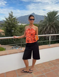 Design By Si Sibilia top med blomster - Orange/sort Online