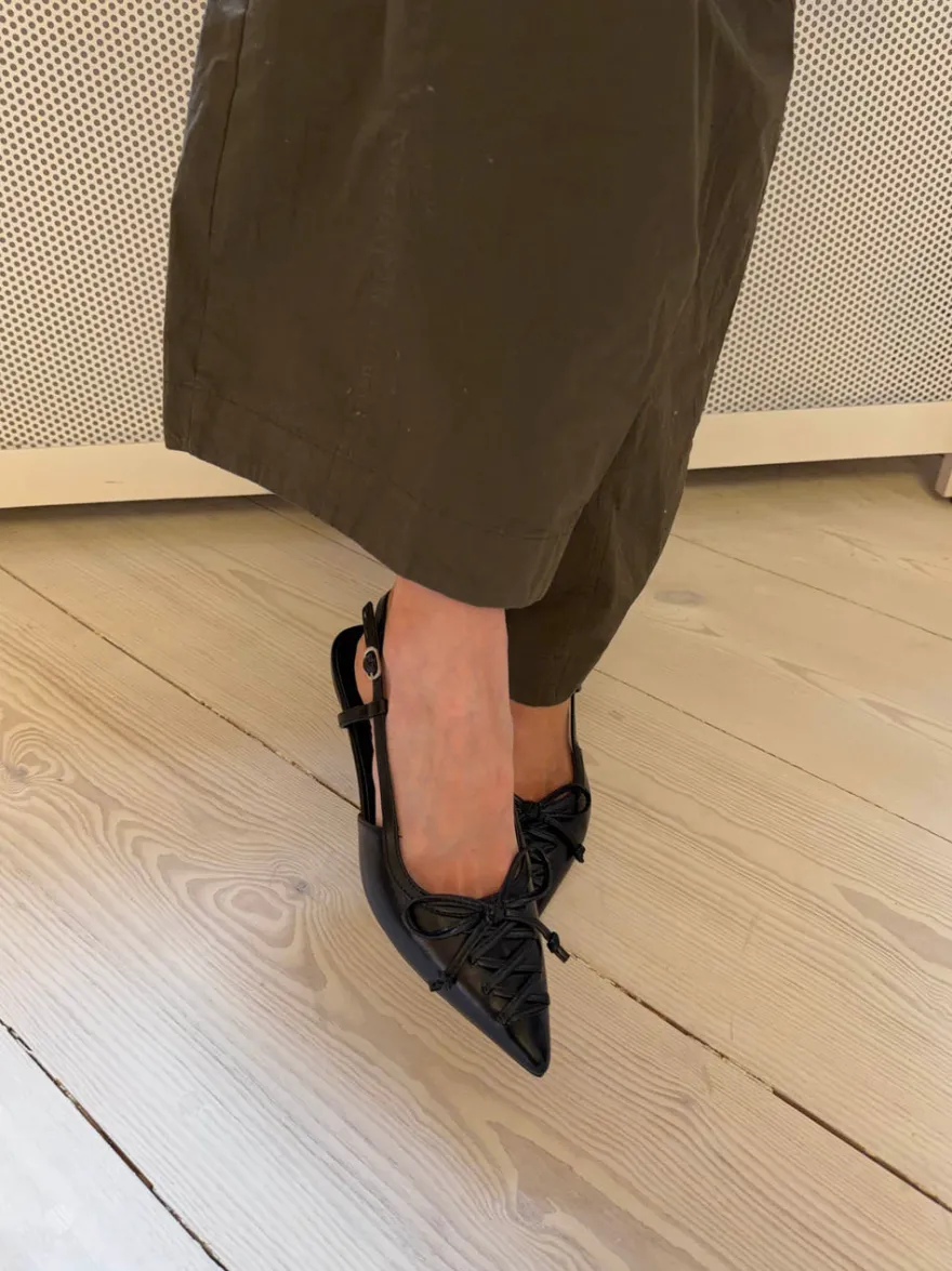Design By Si Sola mules med sløje - Sort Discount