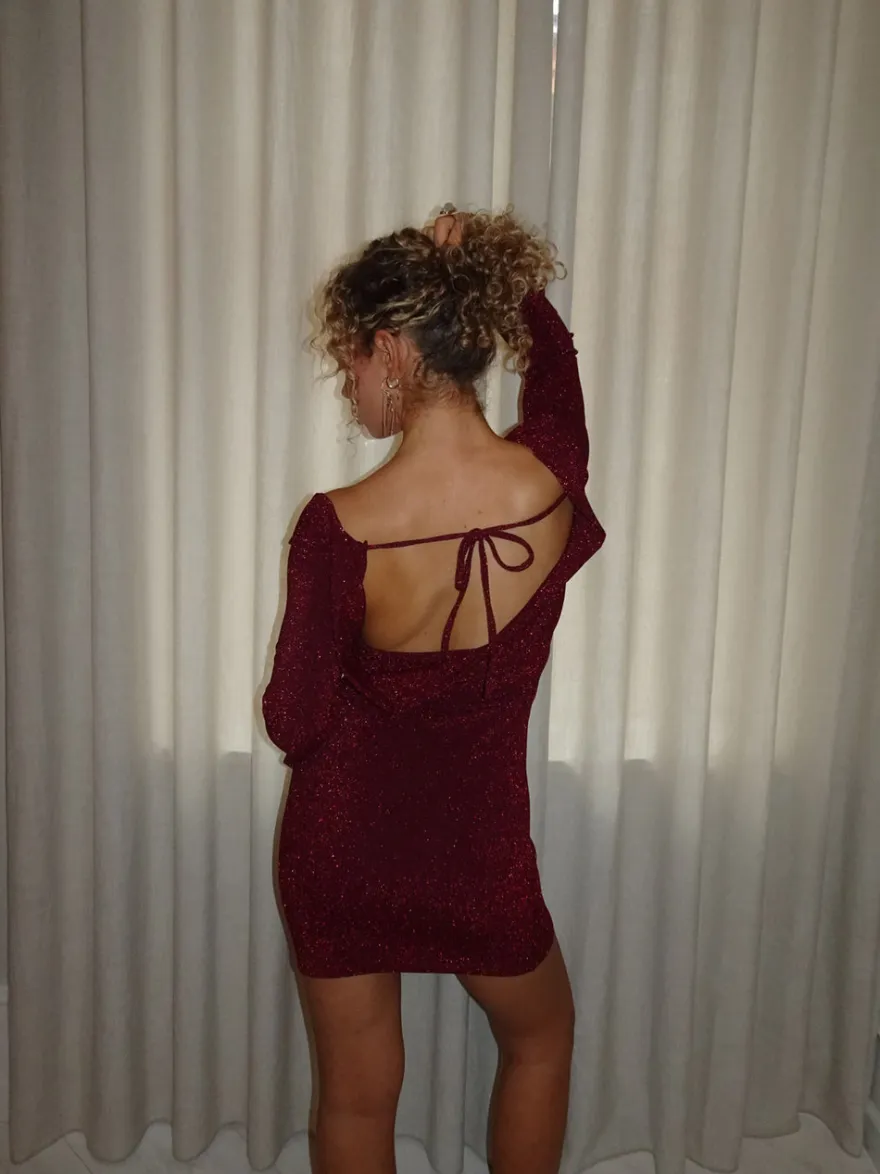Design By Si Solange glitterkjole med åben ryg - Rød Hot