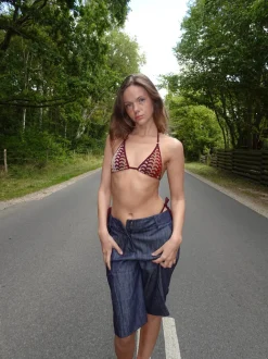 Design By Si Soleil bikini med mønster - Bordeaux/orange/gul Sale
