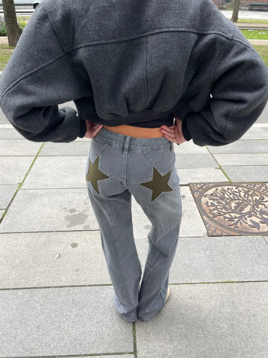 Design By Si Star jeans med kaki stjerner - Grå