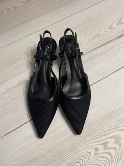 Design By Si Suzanne slingback hæle med detaljer - Sort Clearance