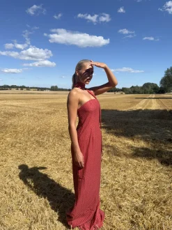 Design By Si Taia kjole med polkaprikker - Rød New