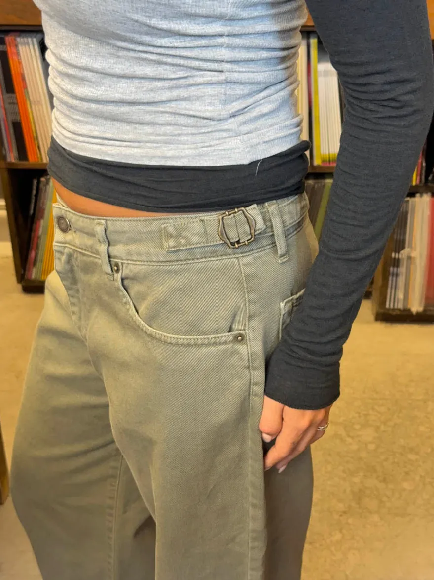 Design By Si Taya jeans med spændedetaljer - Sage grøn Hot
