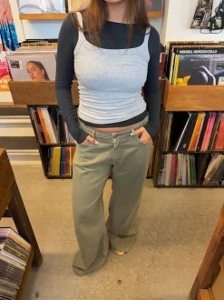 Design By Si Taya jeans med spændedetaljer - Sage grøn Hot