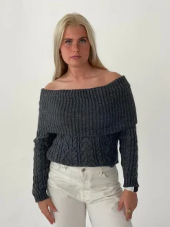 Design By Si Theresa off-shoulder strik - Grå Online
