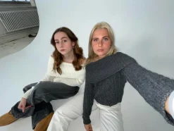 Design By Si Theresa off-shoulder strik - Grå Online