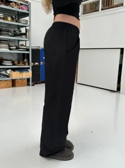 Design By Si Tiff trackpants - Sort Outlet