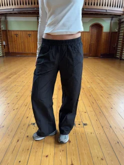 Design By Si Tiff trackpants - Sort Outlet
