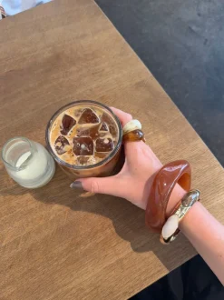 Design By Si Tove armbånd med mønster - Nude/brun/guld Best